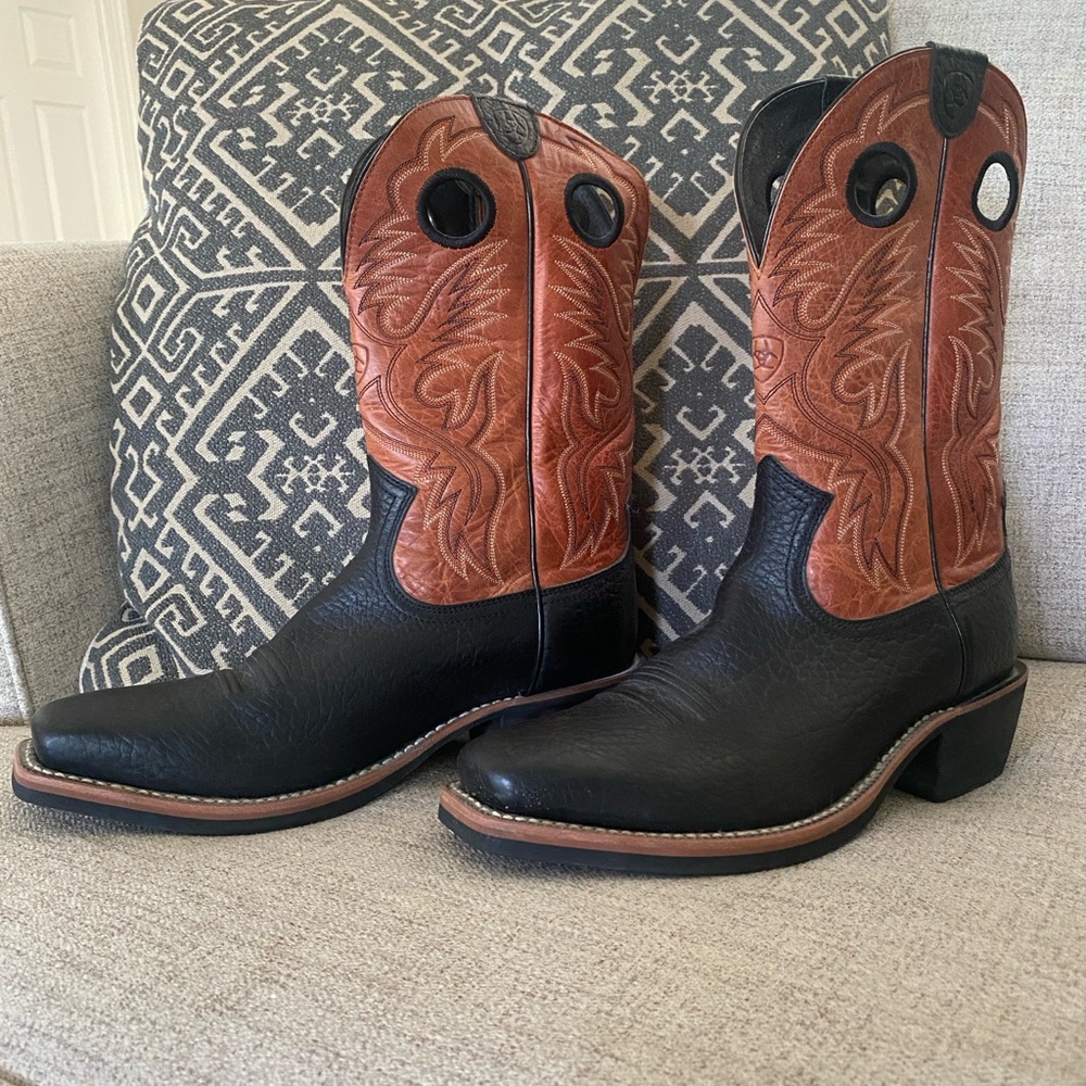 Ariat Men’s Heritage Roughstock Western Boots